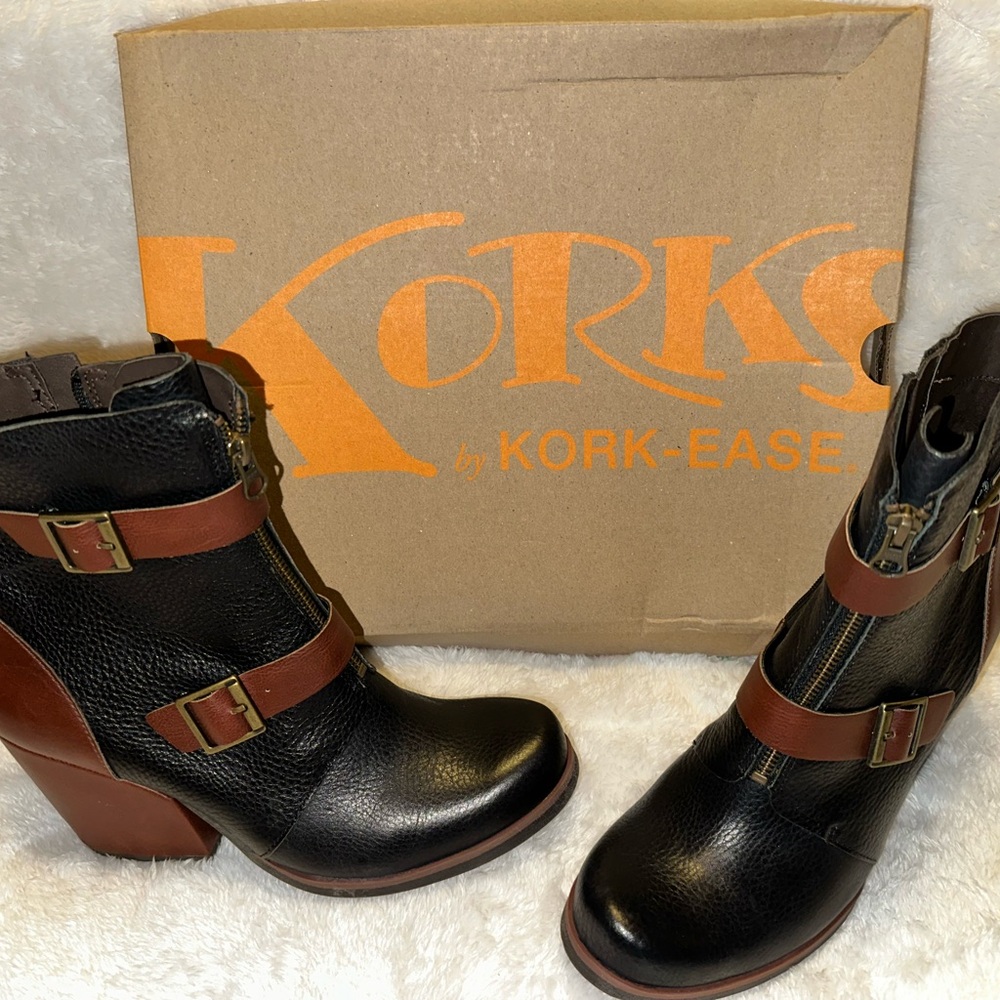 Kork-Ease Women's Black and Brown Ankle Boots